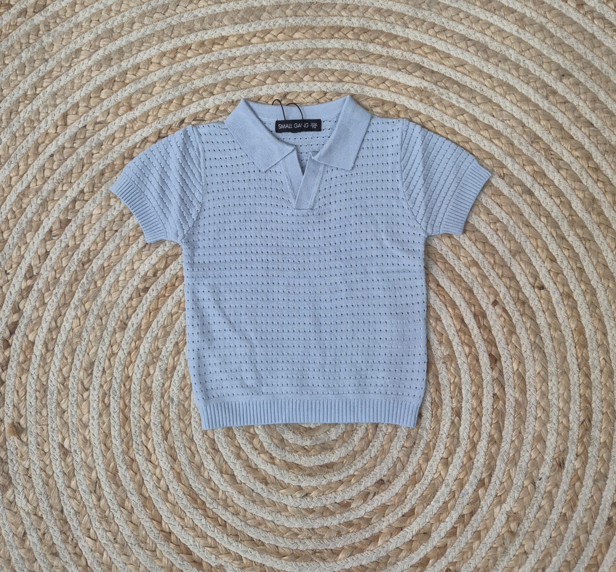 Camiseta cuello azul