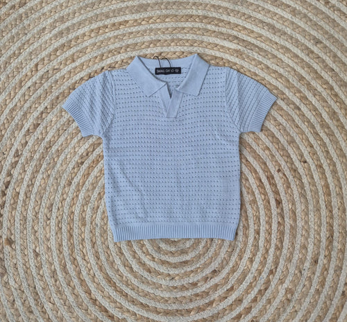 Camiseta cuello azul