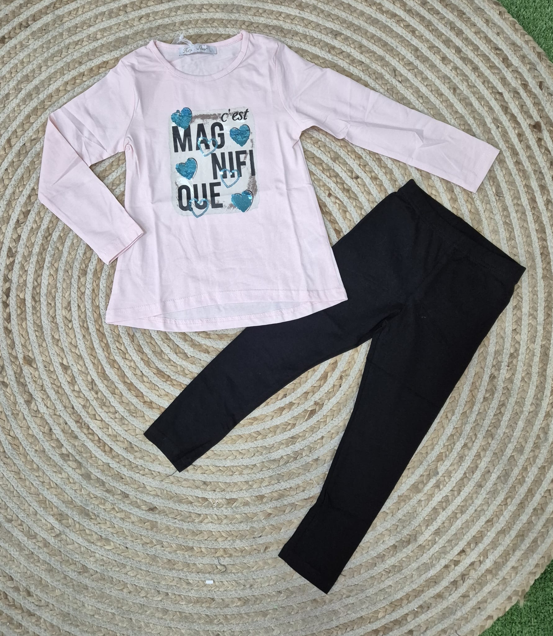 Conjunto magnifique rosa