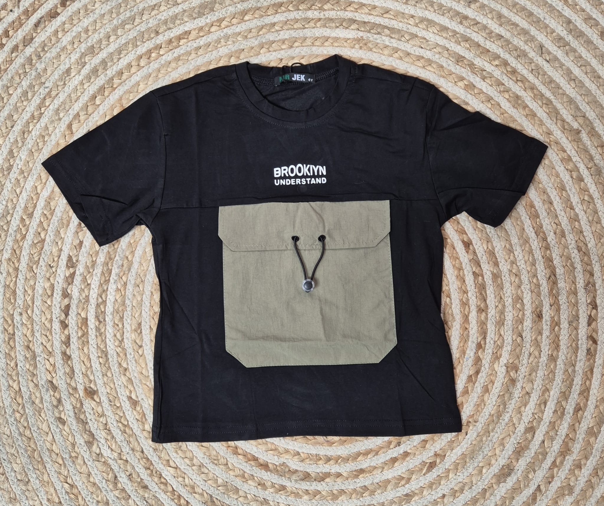 Camiseta bolsillo negra