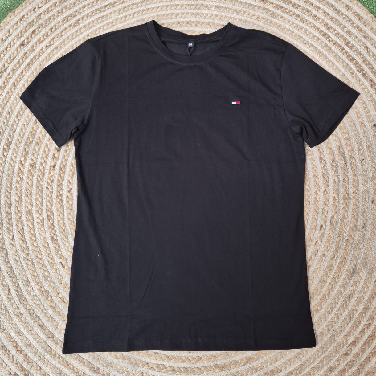Camiseta Tom negra