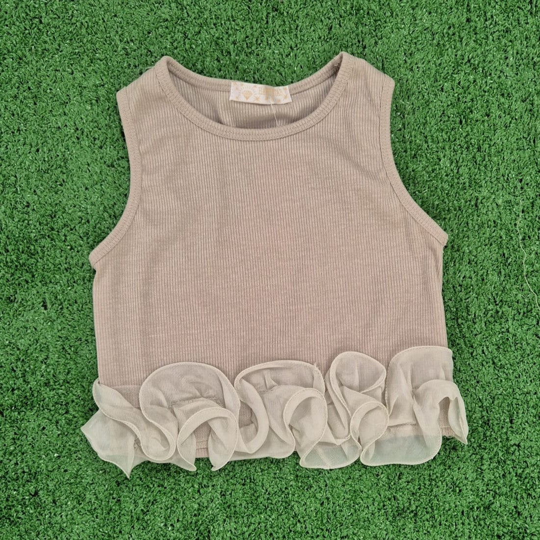 Camiseta volante beige