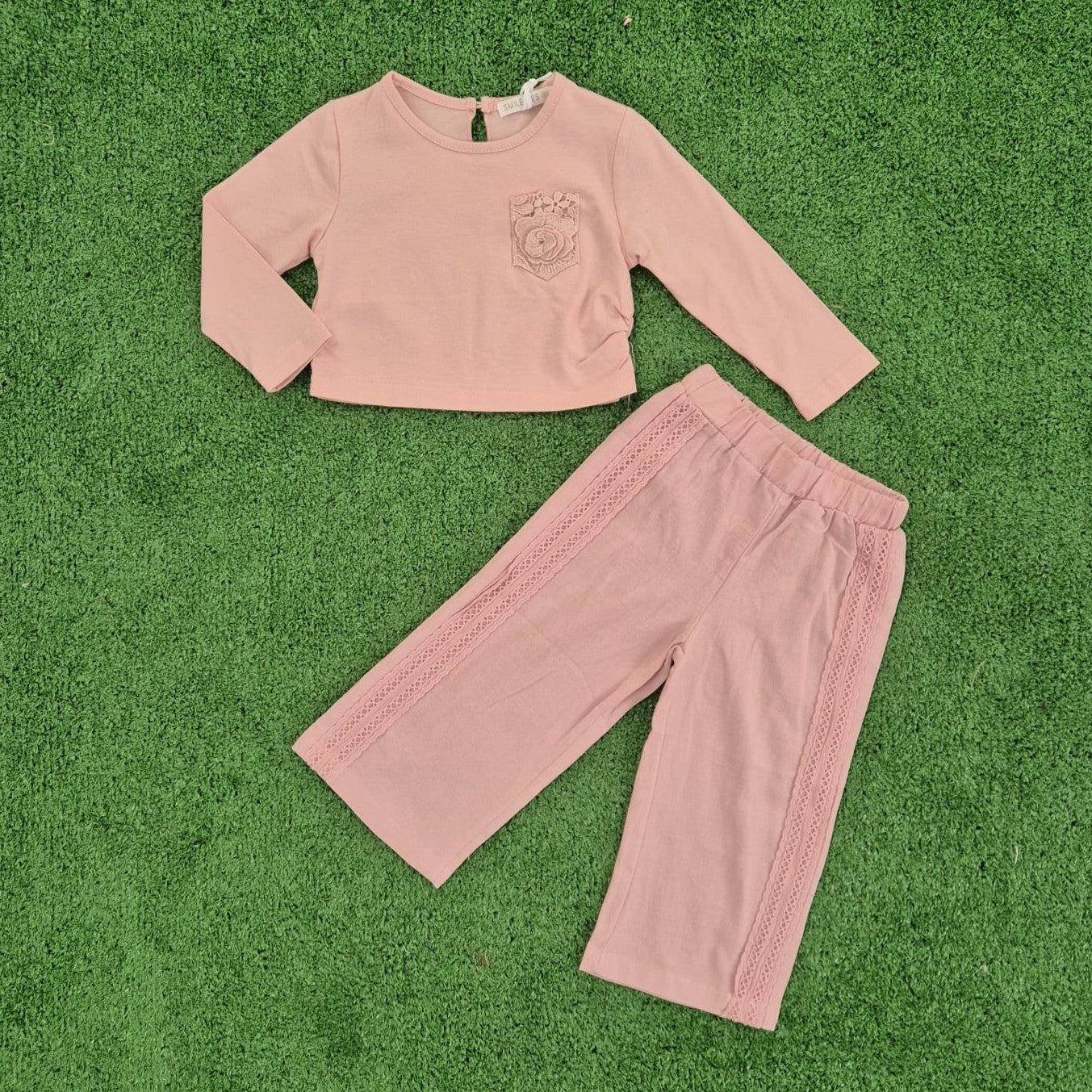 Conjunto puntilla rosa