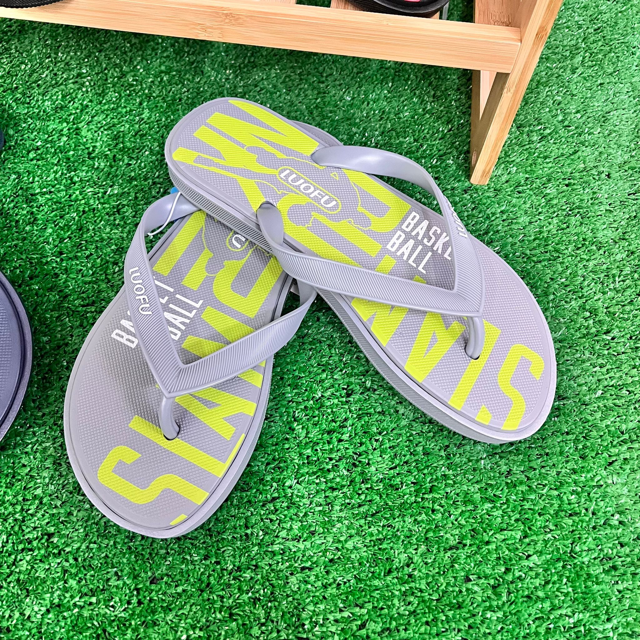 Chancla SU10995 gris