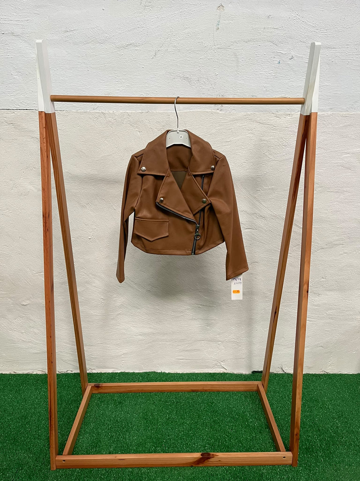 Chaqueta polipiel solapa