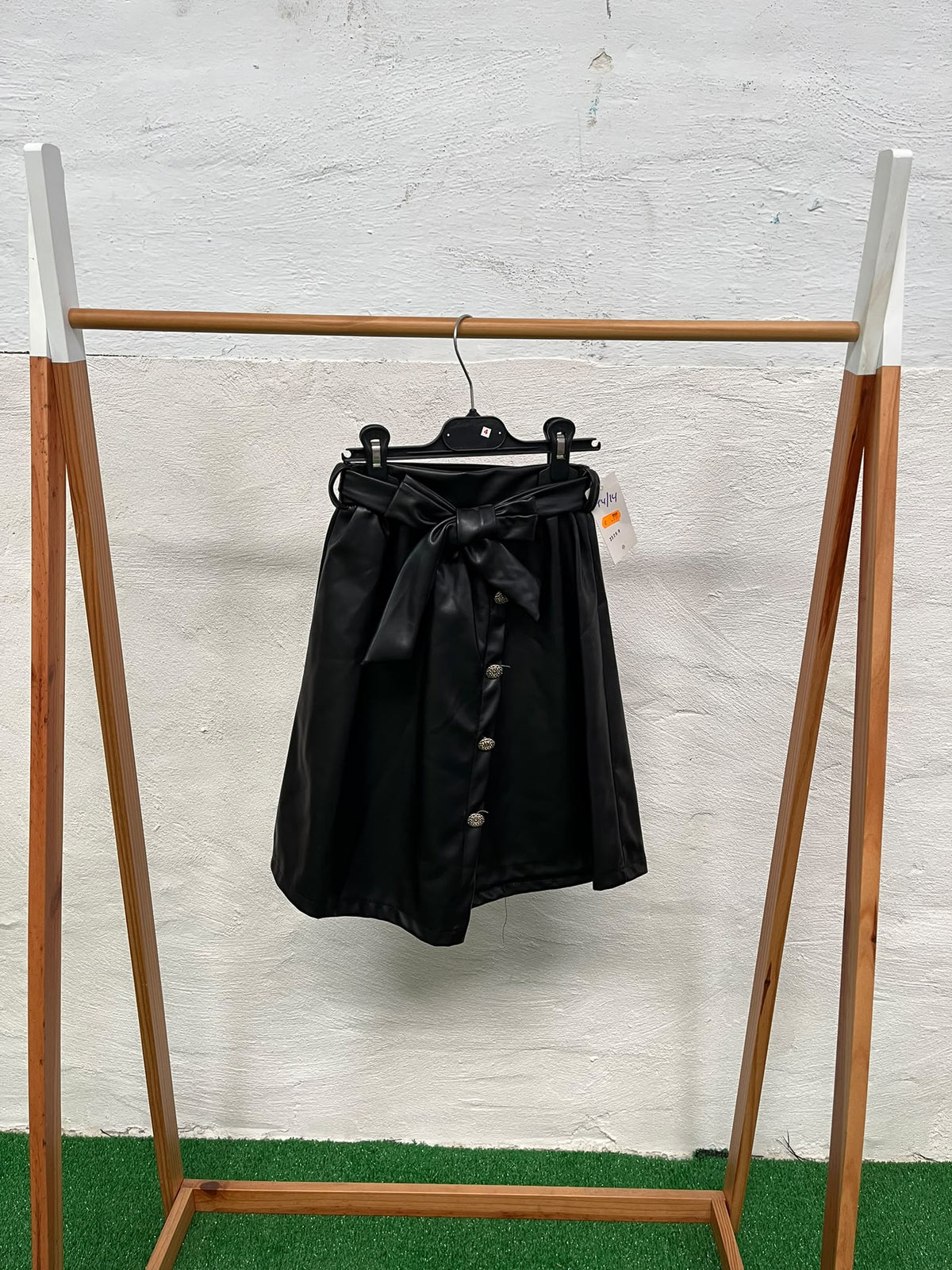 Falda midi polipiel