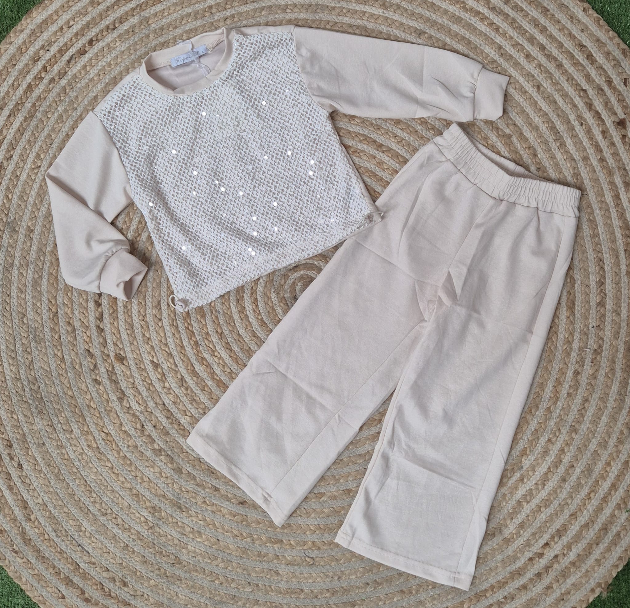 Conjunto lentejuela beige