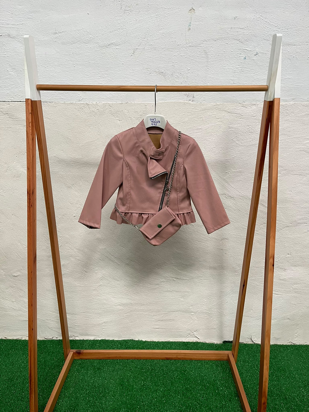 Chaqueta polipiel volante