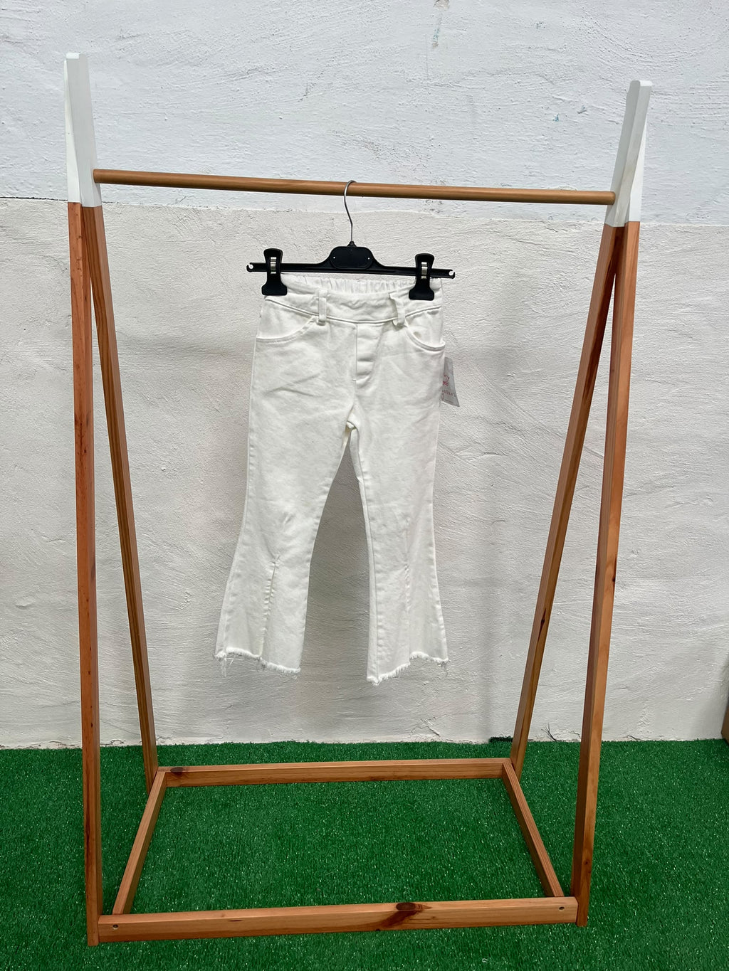 Pantalón campana desflecado