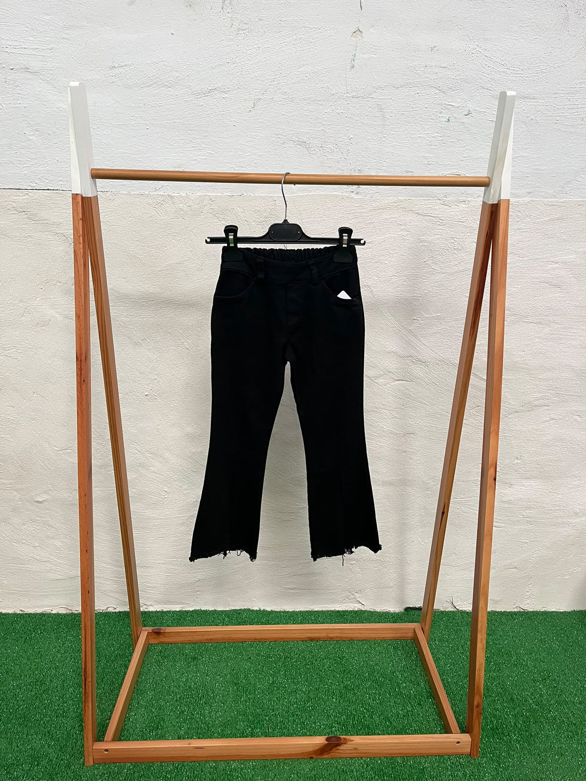 Pantalón campana desflecado