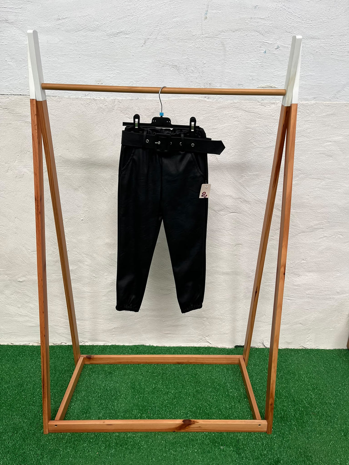 Pantalón puño polipiel