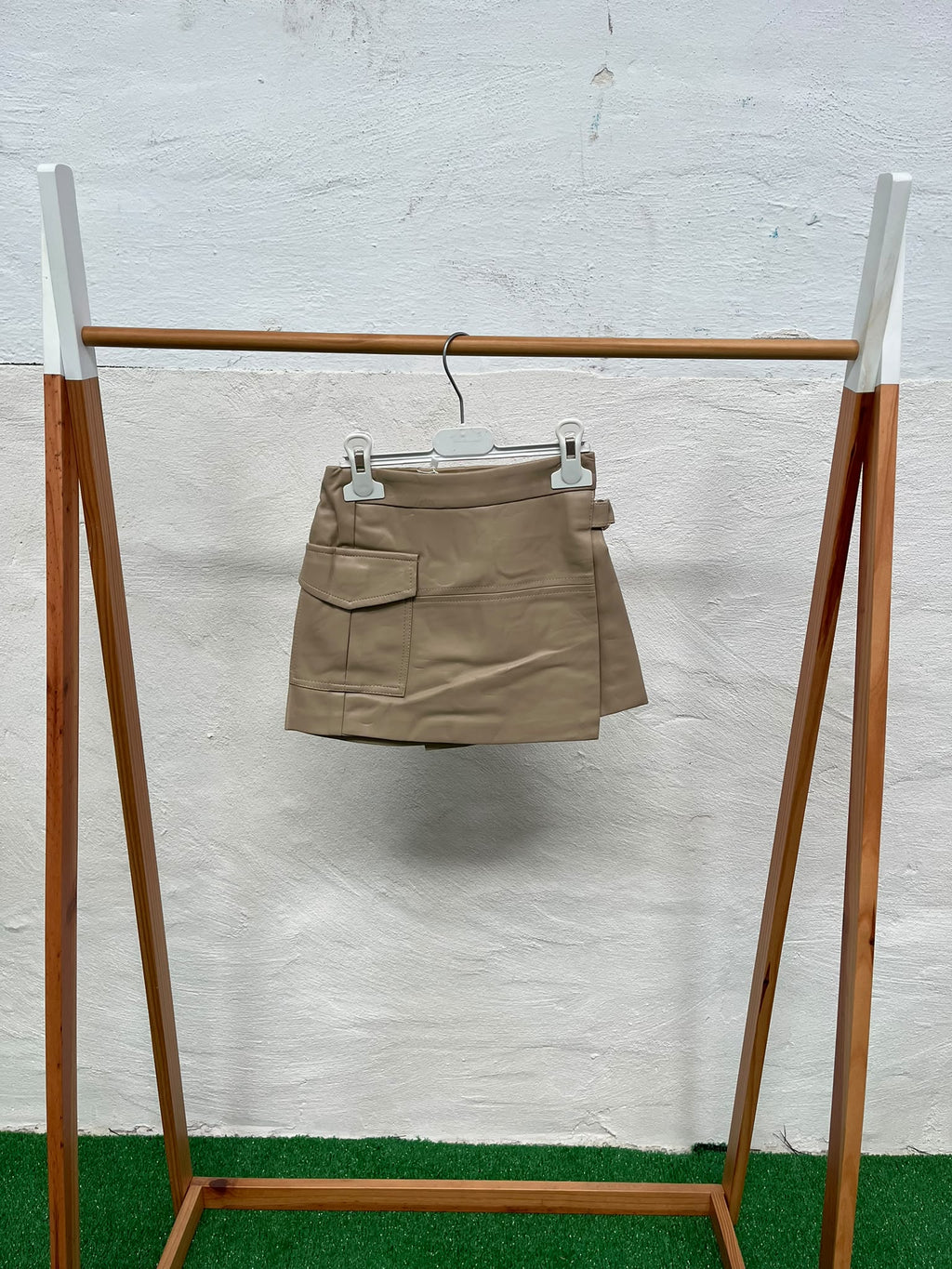Pantalón falda hebilla