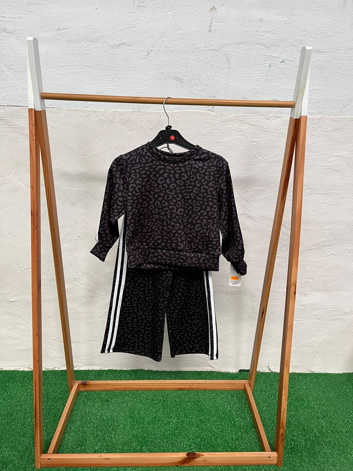 Conjunto adid leopardo