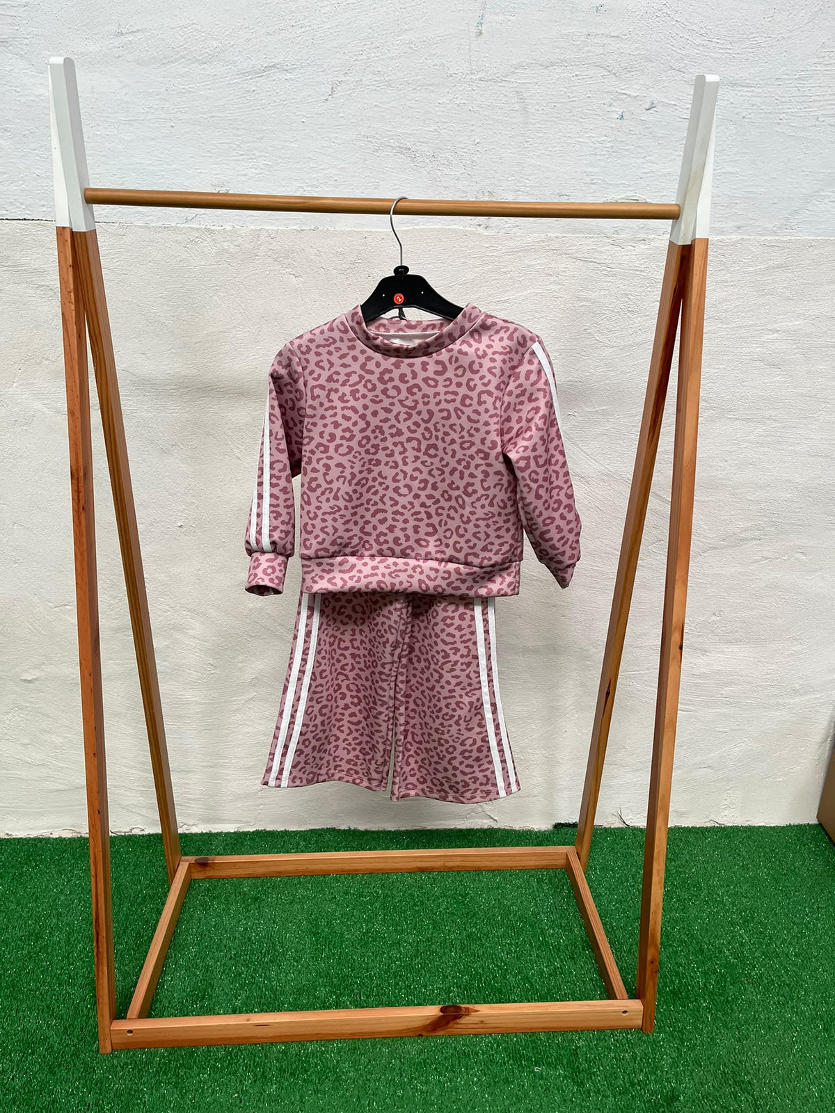 Conjunto adid leopardo