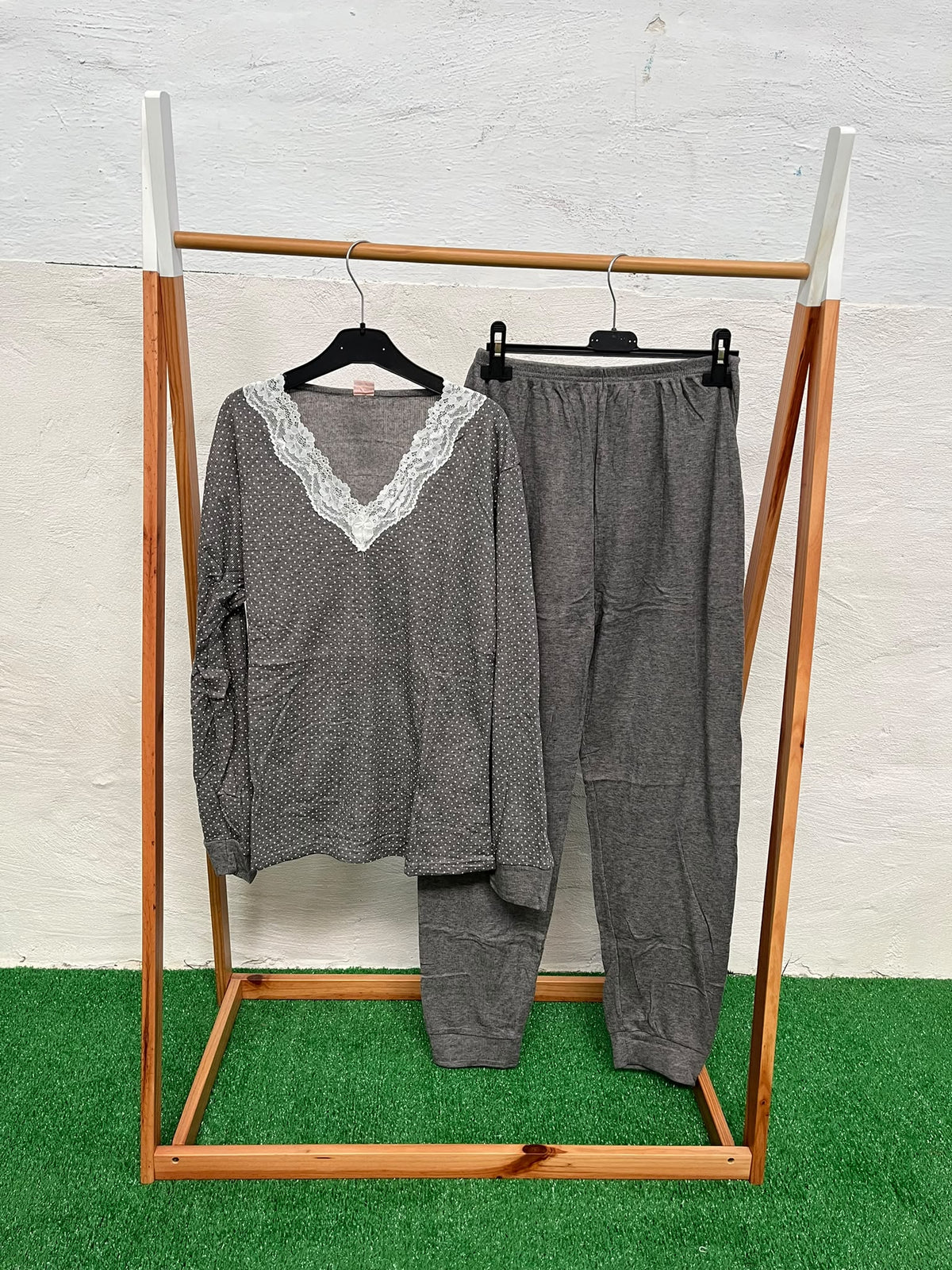 Pijama lunares encaje