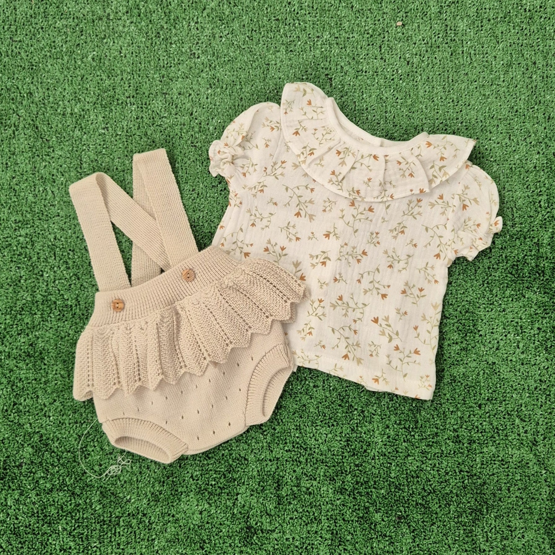 Conjunto Hilo flores beige
