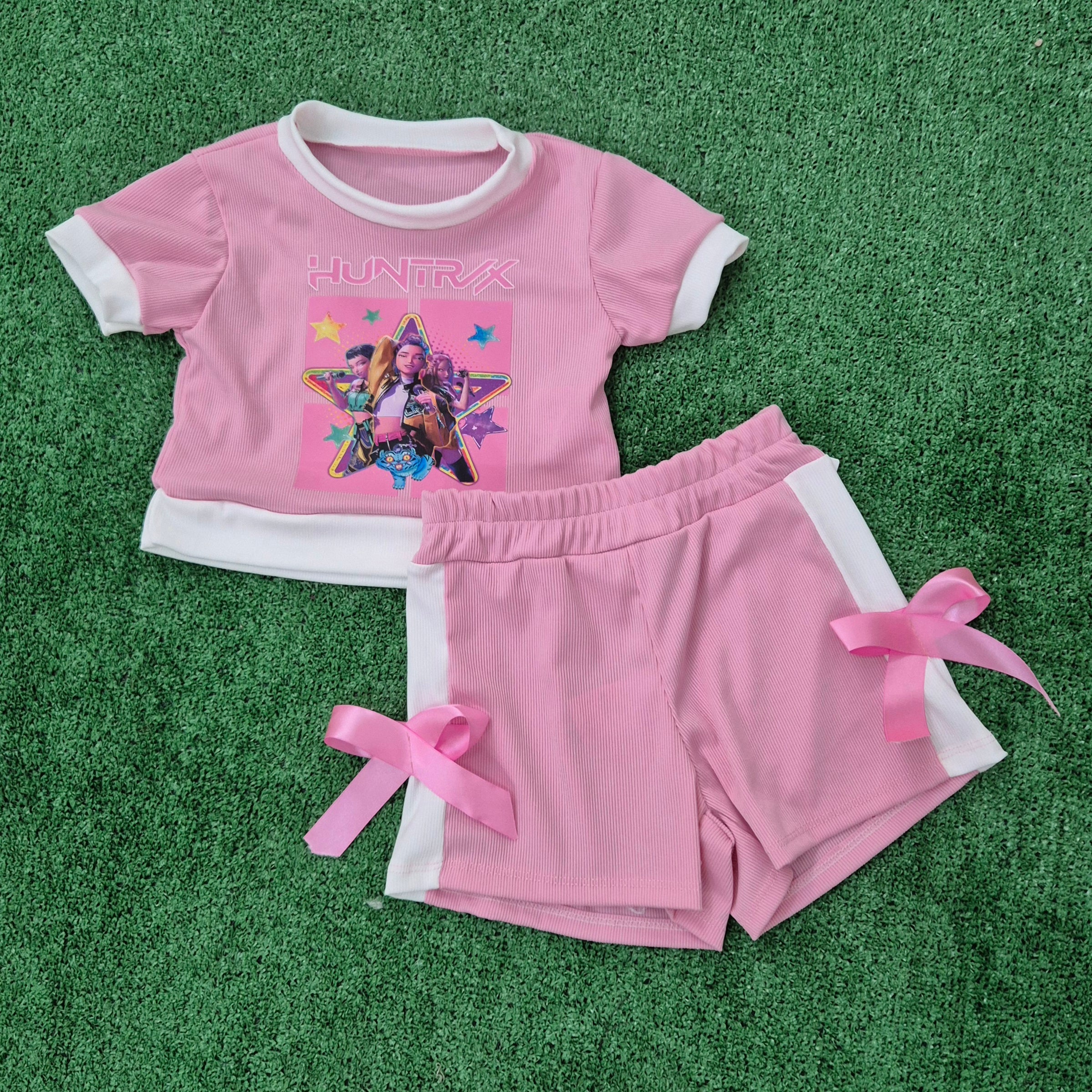 Conjunto Huntrix lazo rosa