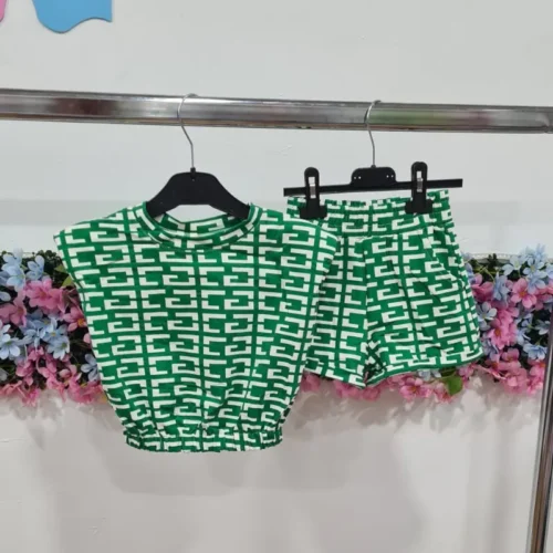 Conjunto Versus